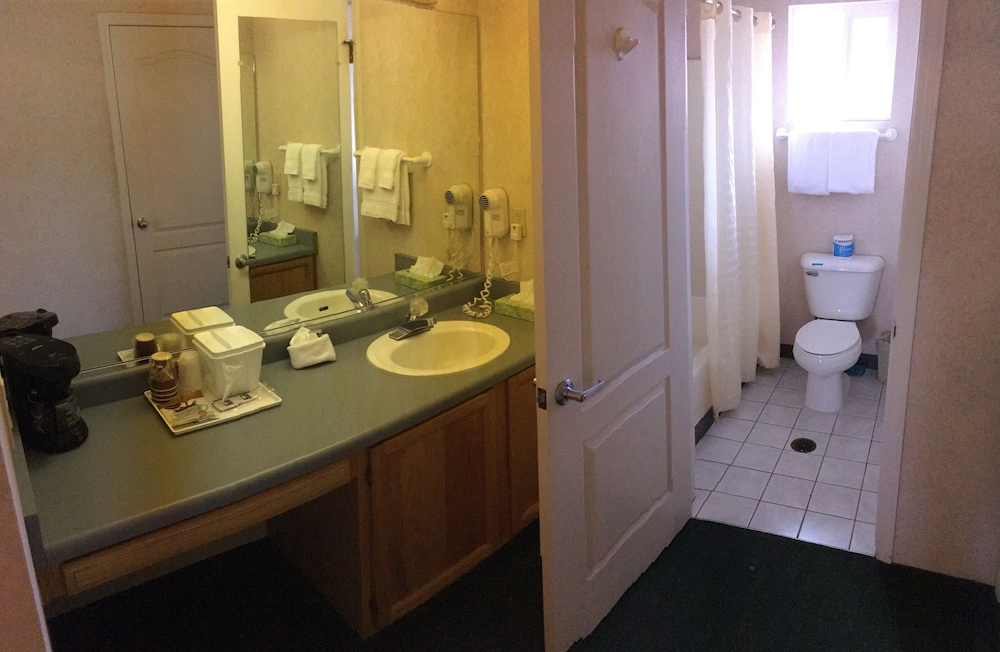 Garden Inn and Suites 46/48