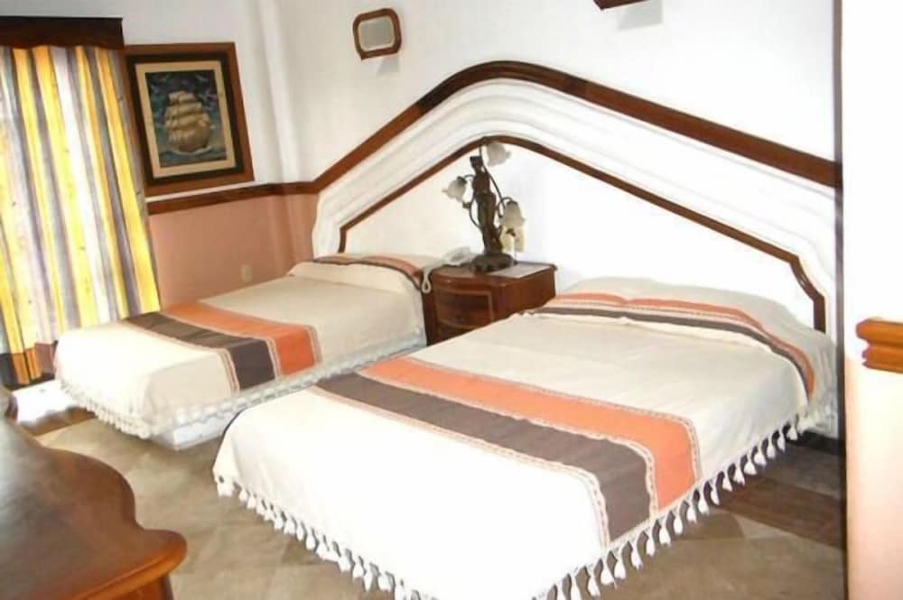 Canadian Resorts Huatulco 12/30