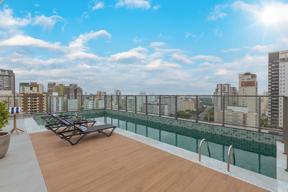 Cozzy Premium Paulista Hotel 67/70