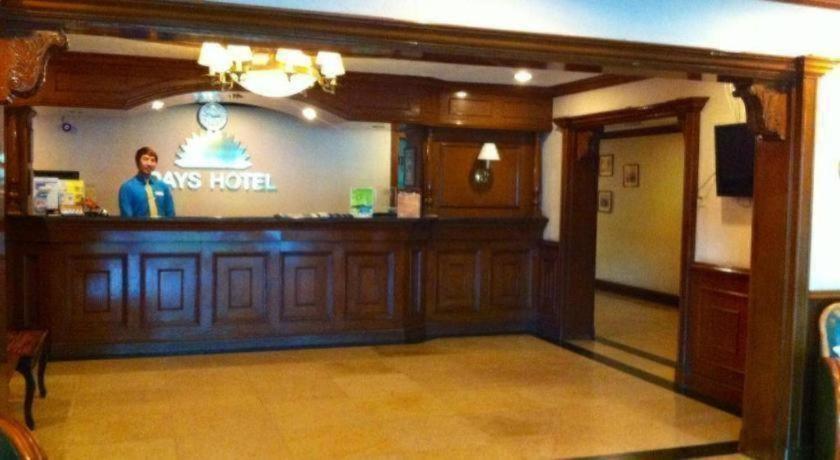 Days Hotel Batangas 4/36