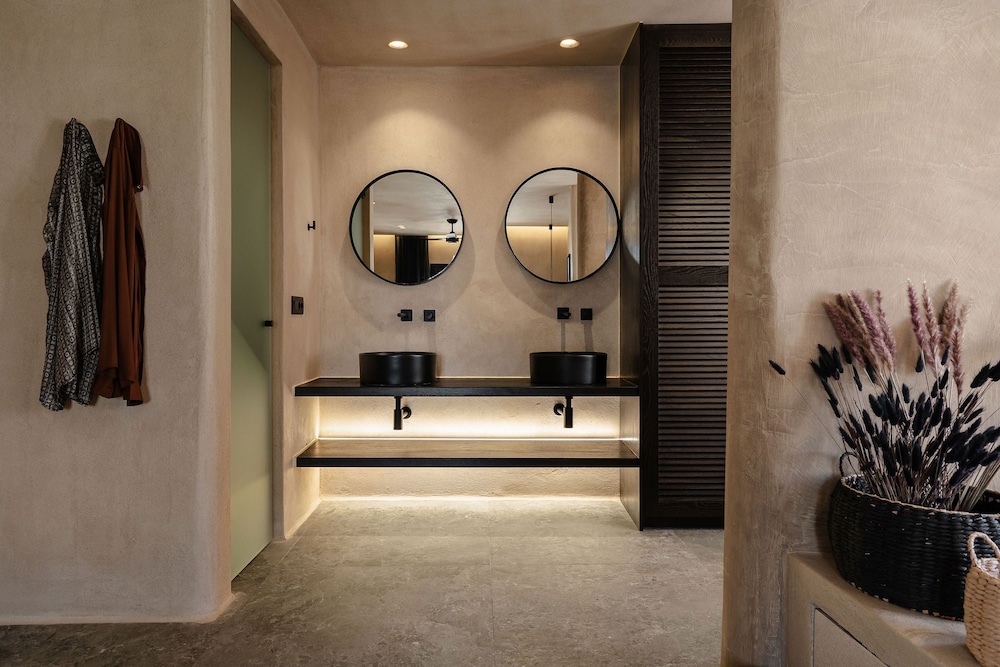 Emery Boutique Apartments 8/50