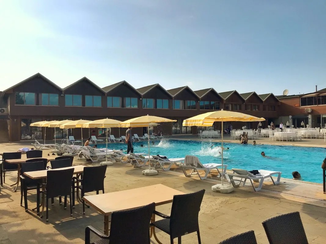 Sandal Hotel 40/45