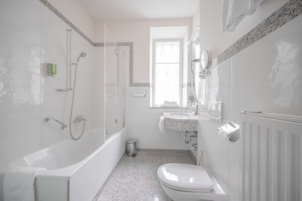 Villa Ceconi By Das Grune Hotel Zur Post - 100 Bio 82/82