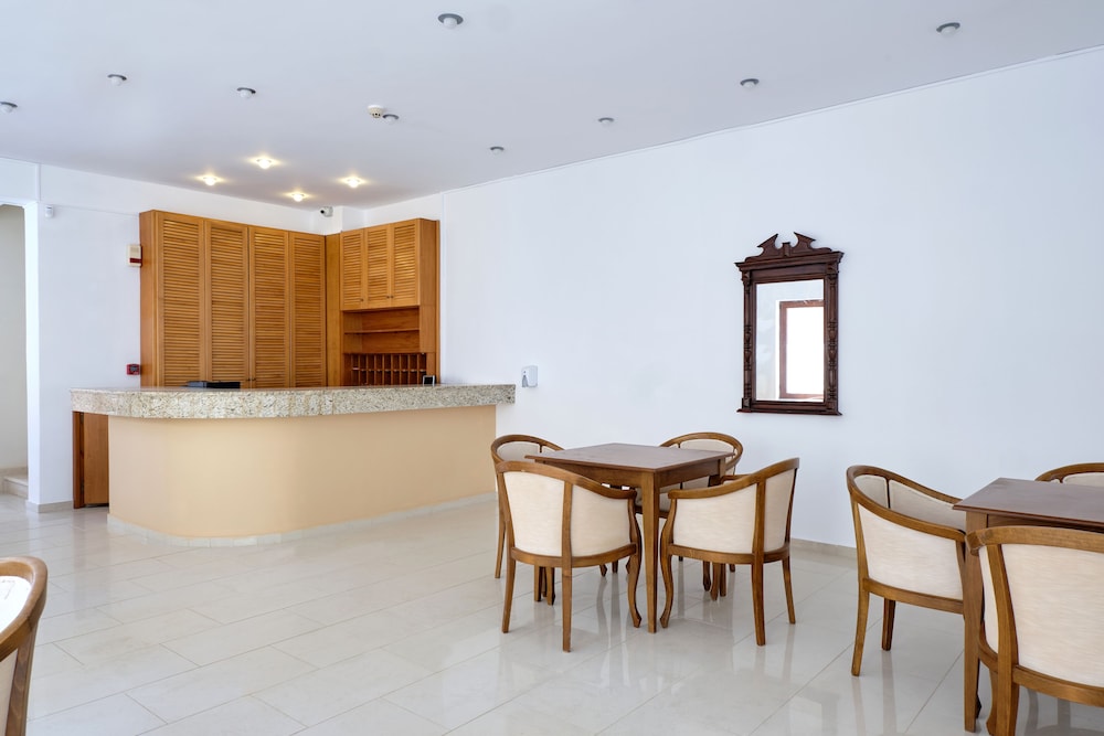 Niros Beach Apartments 9/58