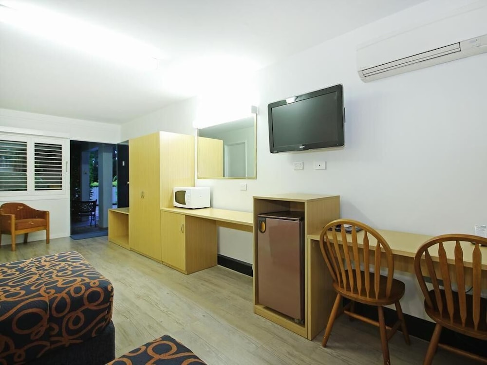 AIRWAY MOTEL 23/50