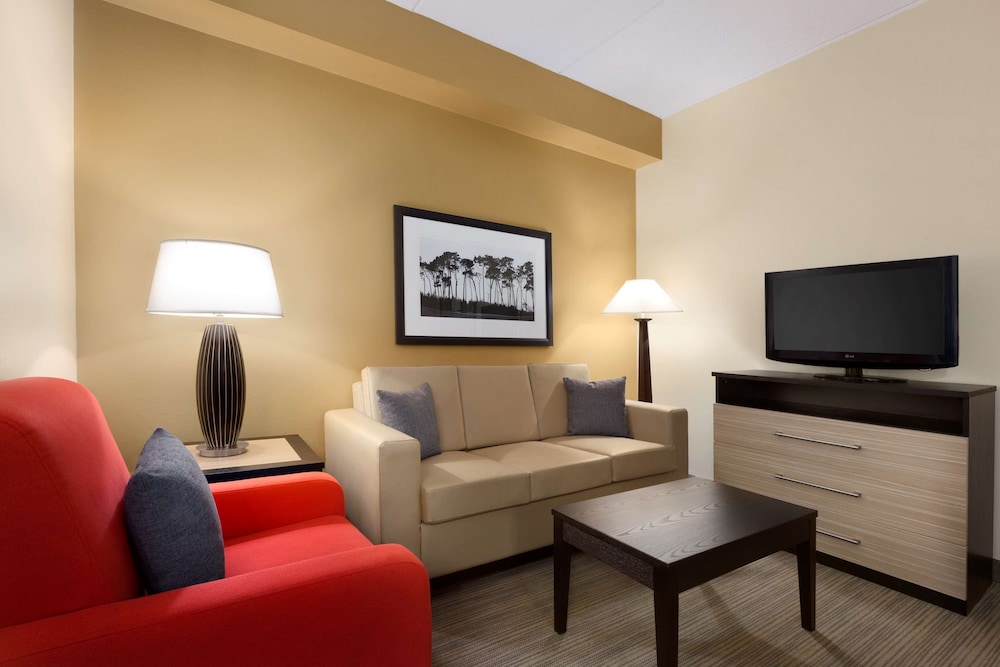 Country Inn & Suites by Radisson, Dalton, GA 15/23