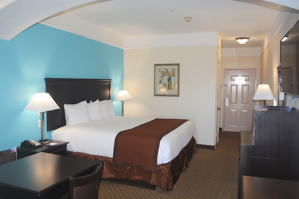 Baymont By Wyndham Galveston 12/30