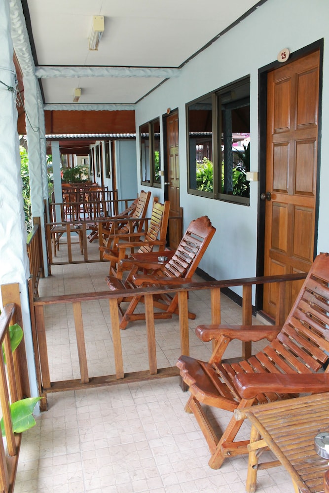 Utopia Resort 32/62