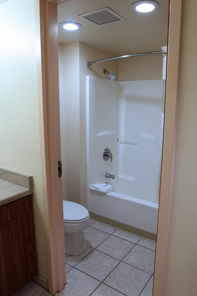 Gateway Studio Suites 14/54