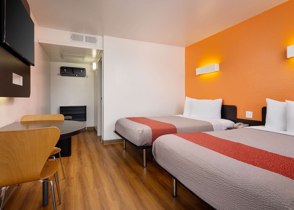 Motel6 Pismo Beach, CA 34/61