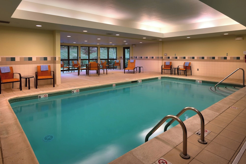 Courtyard by Marriott Kansas City Shawnee 35/71