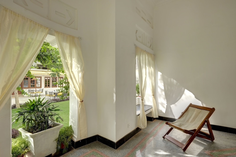Saraca Hotel Lucknow 36/42