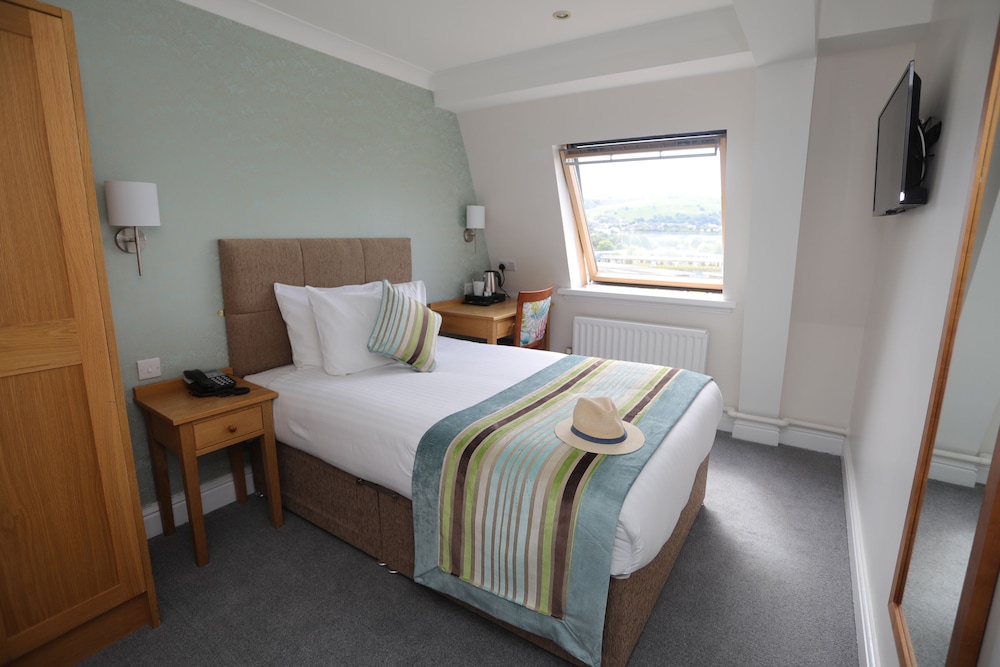 The Beaches Hotel 46/100