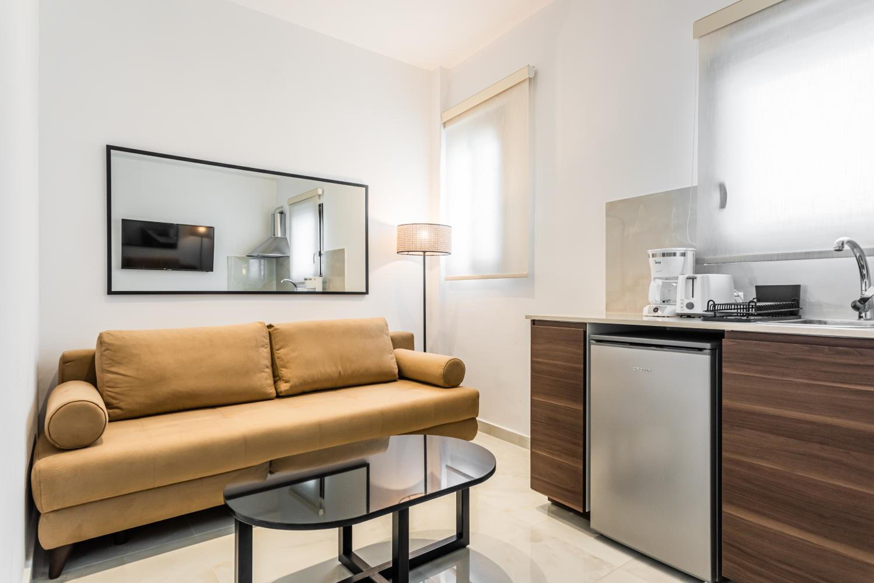Nicholas Point Apartments and Rooms 16/26