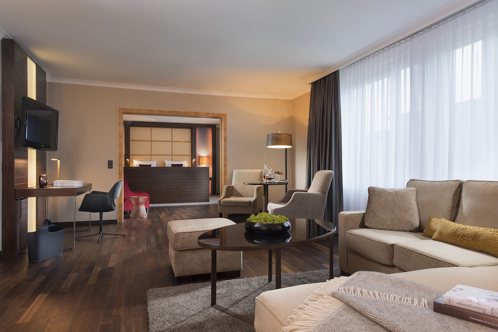 Hotel Palace Berlin 34/83
