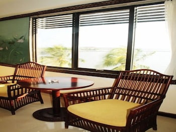Losari Beach Hotel 4/26