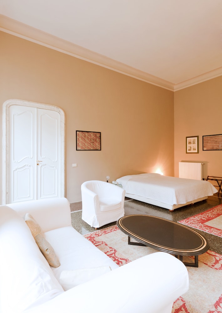 LOCANDA DI PALAZZO CICALA 47/52
