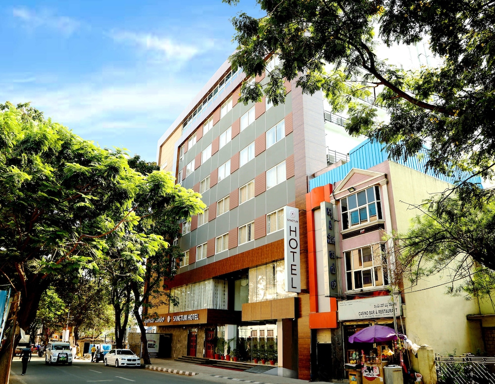 I V Sanctum Hotel 3/49