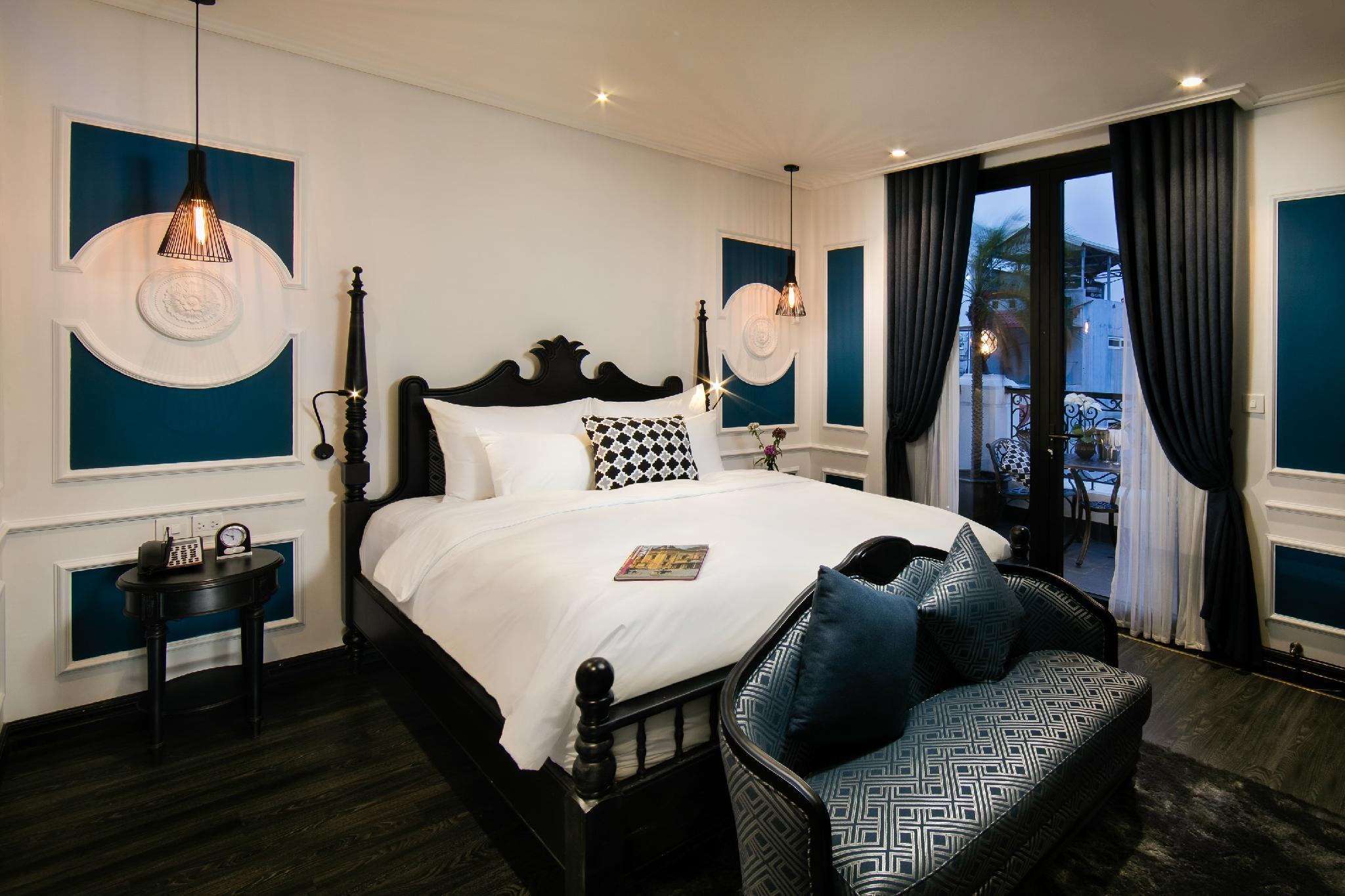 Suite, Balcony