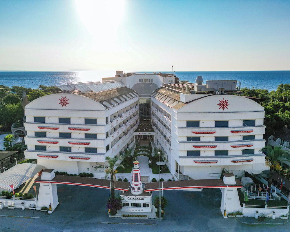 Catamaran Resort Hotel 2/71