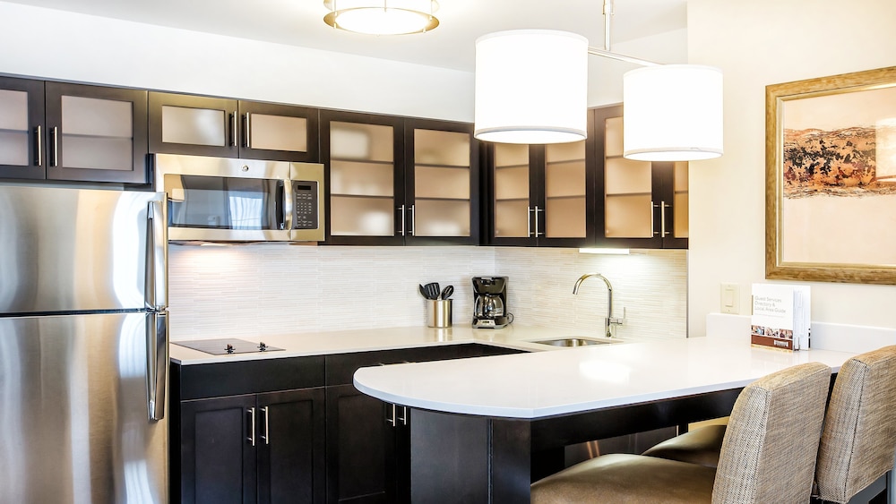 Staybridge Suites West Edmonton 66/78