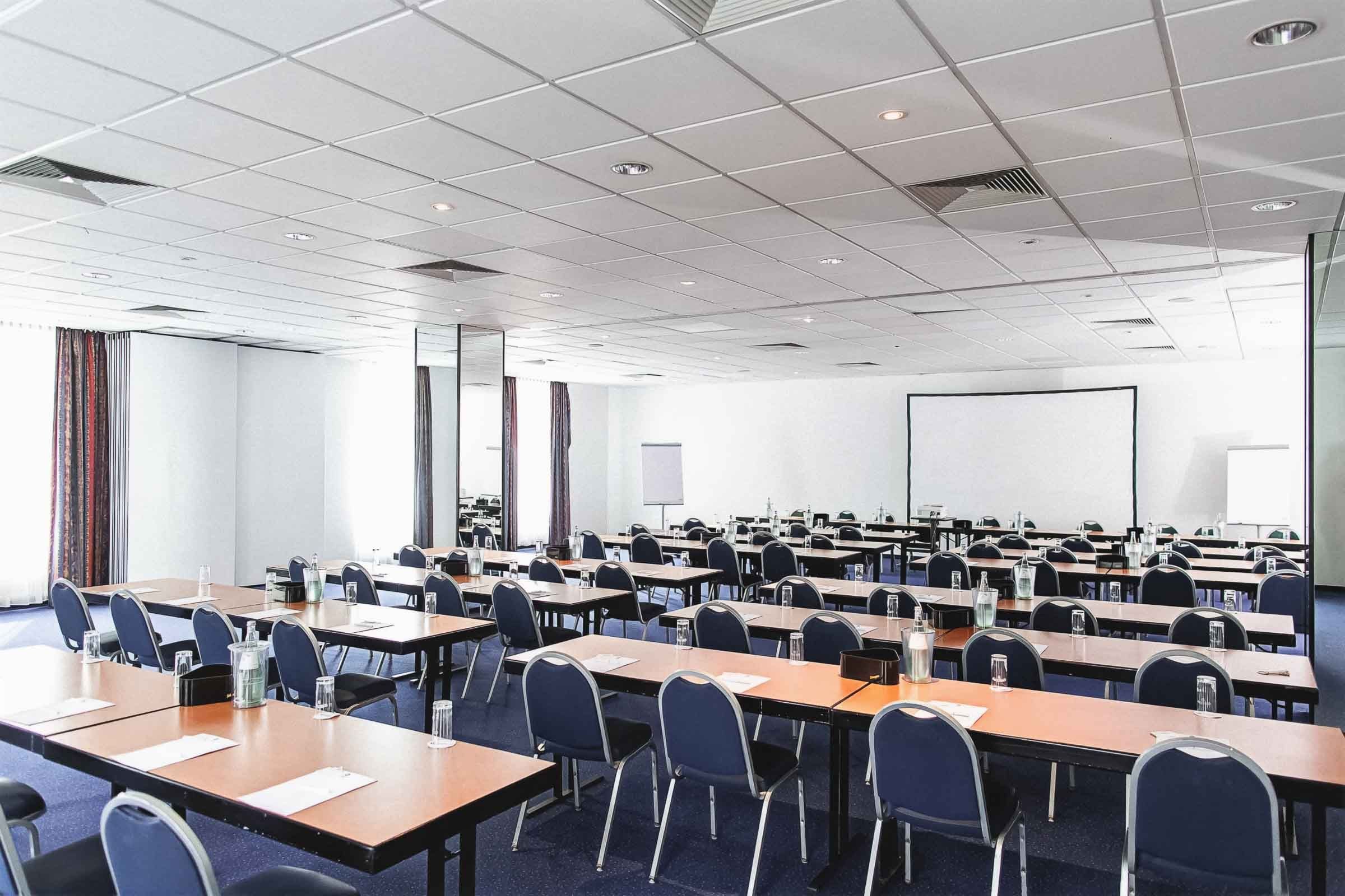 Plaza Hotel Grevenbroich 28/31