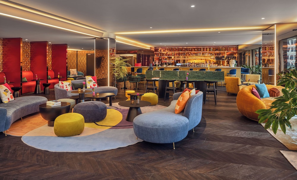 Cardo Brussels, Autograph Collection 30/48