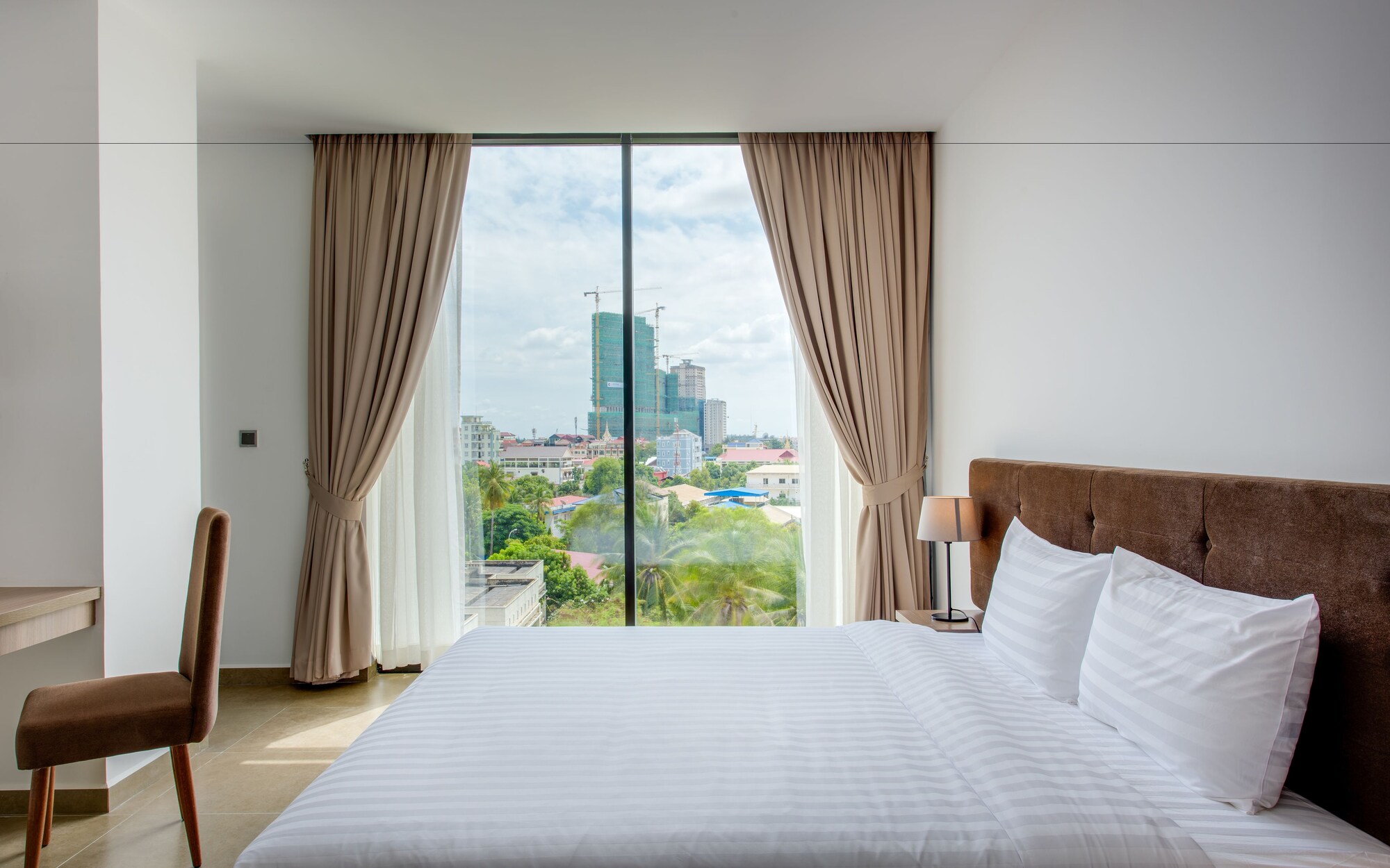 SUITE, MANSION