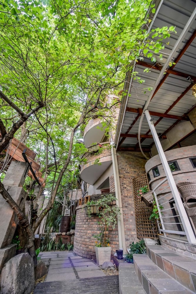 Zebrina Guest House 47/50