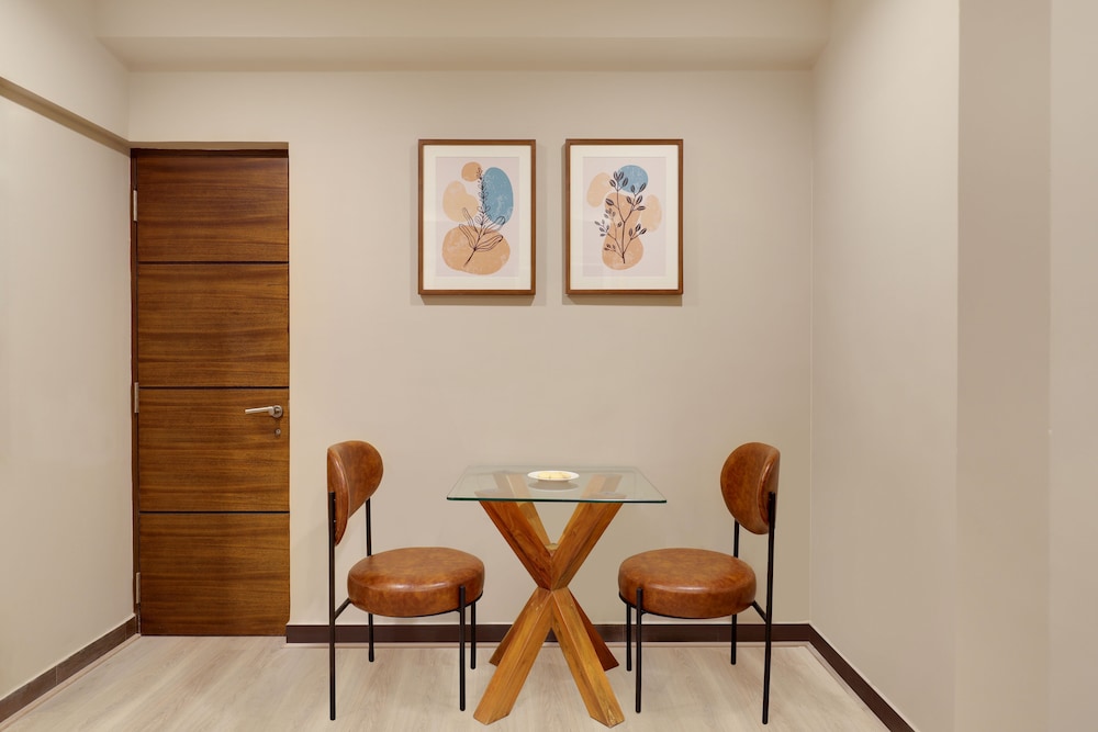 Royal Orchid Suites 32/58