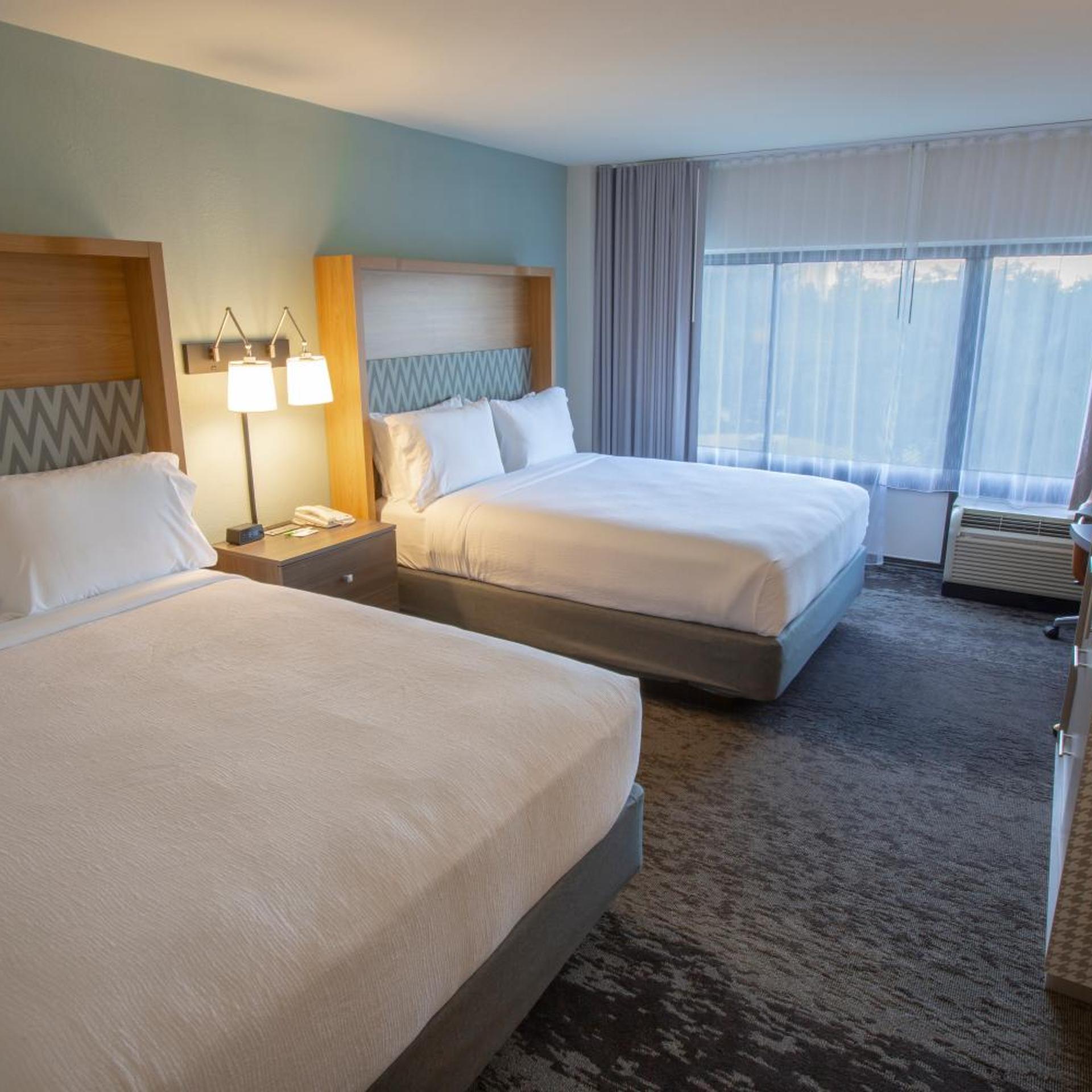 Room, 2 Queen Beds, Pool Side