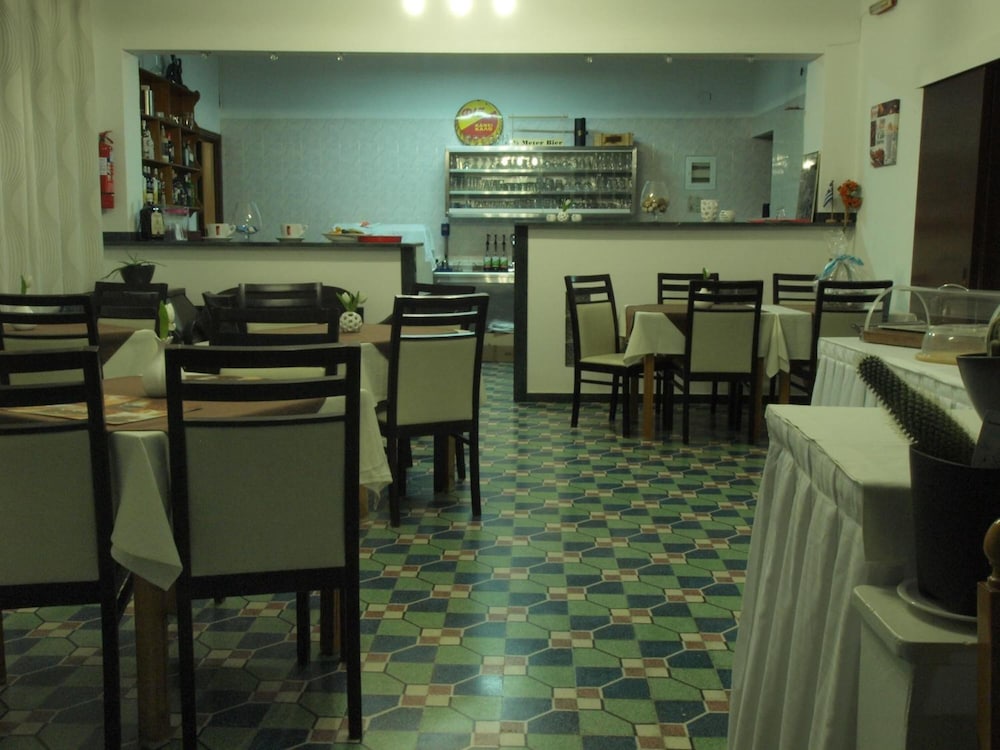 SERIFOS BEACH HOTEL 48/50