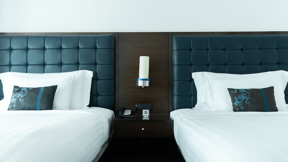 Night Hotel Bangkok (formerly Dream Hotel Bangkok) 21/81