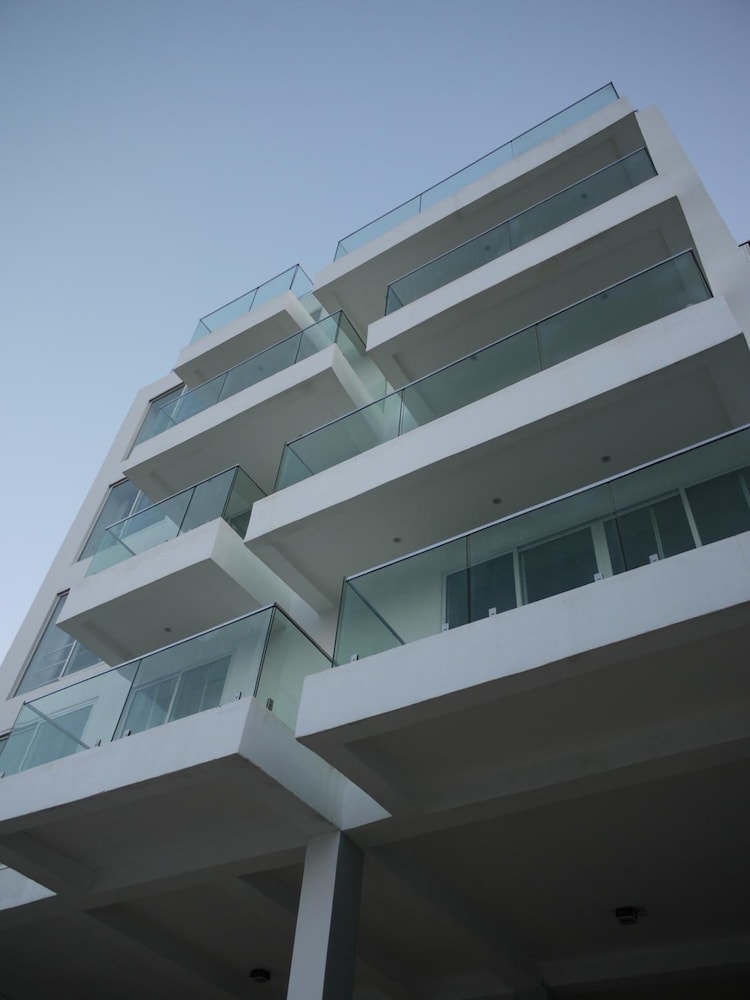 The Seventeen Apartment Hotel 2/37