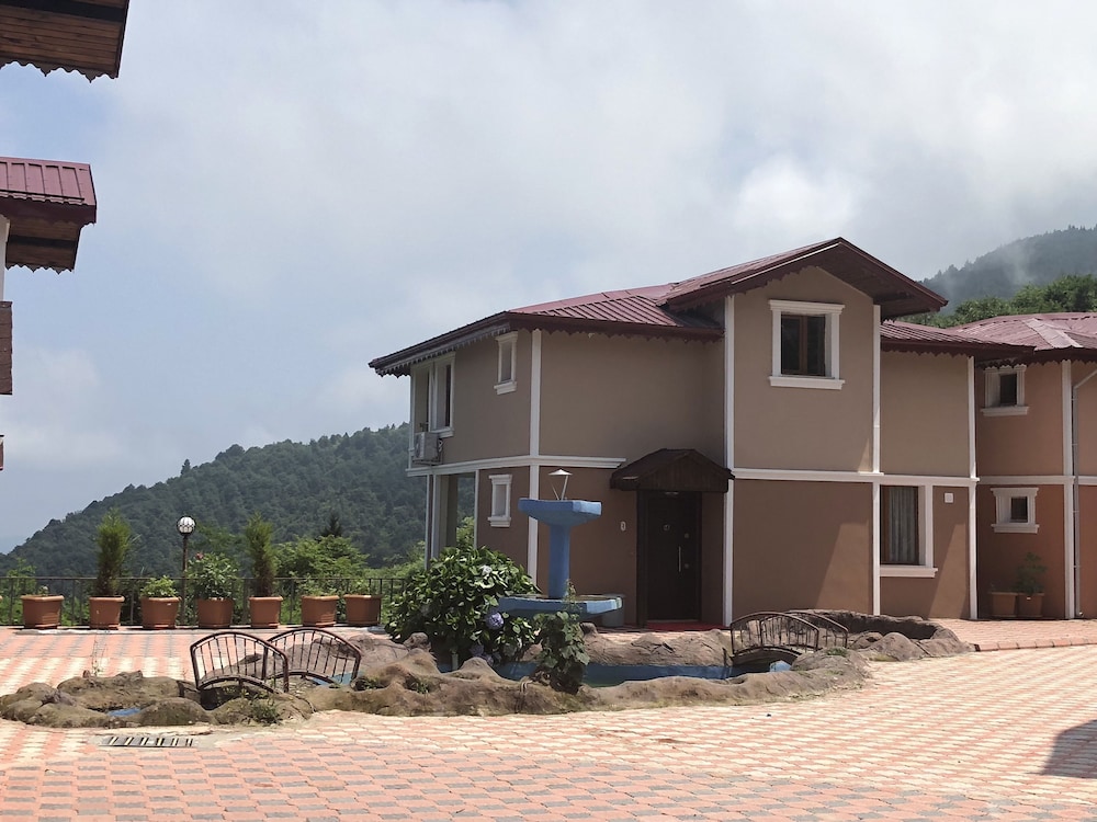 Zarha Mountain Resort 10/72