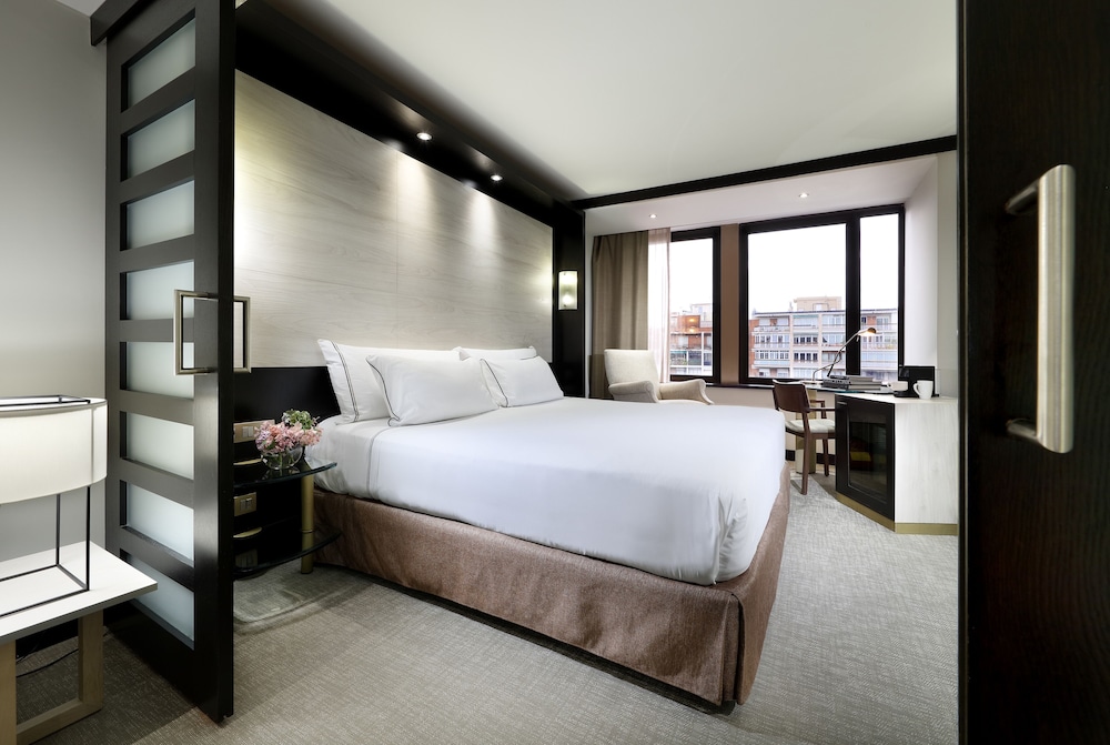 The Level, Junior Suite