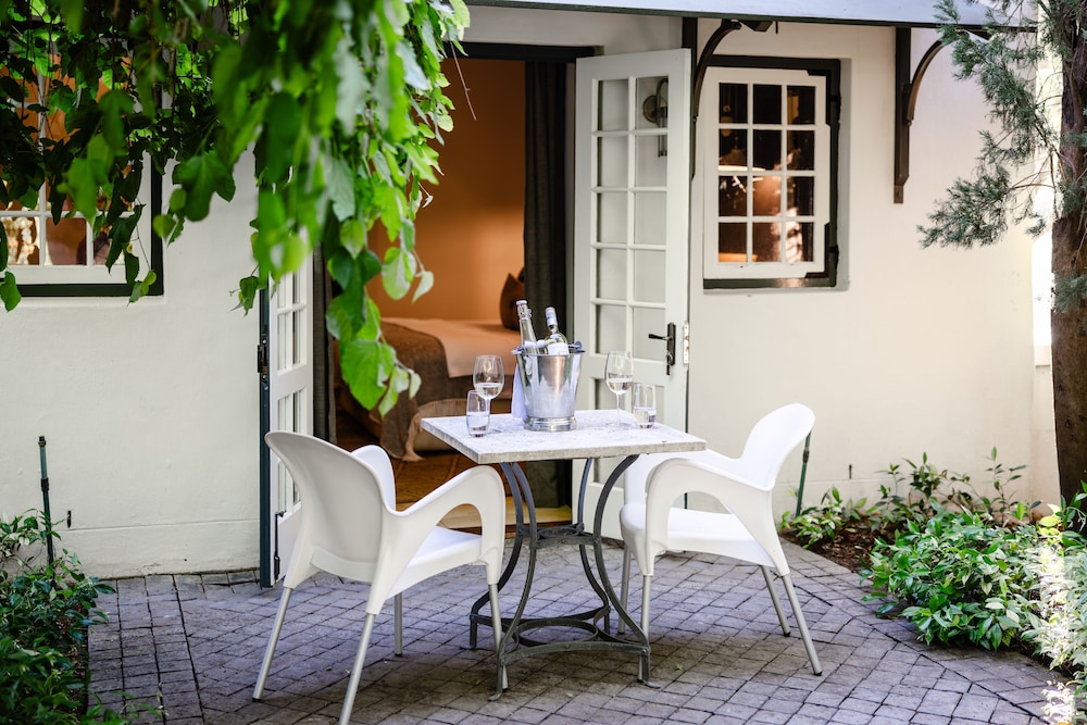The Owners Cottage / La Provencale 39/50