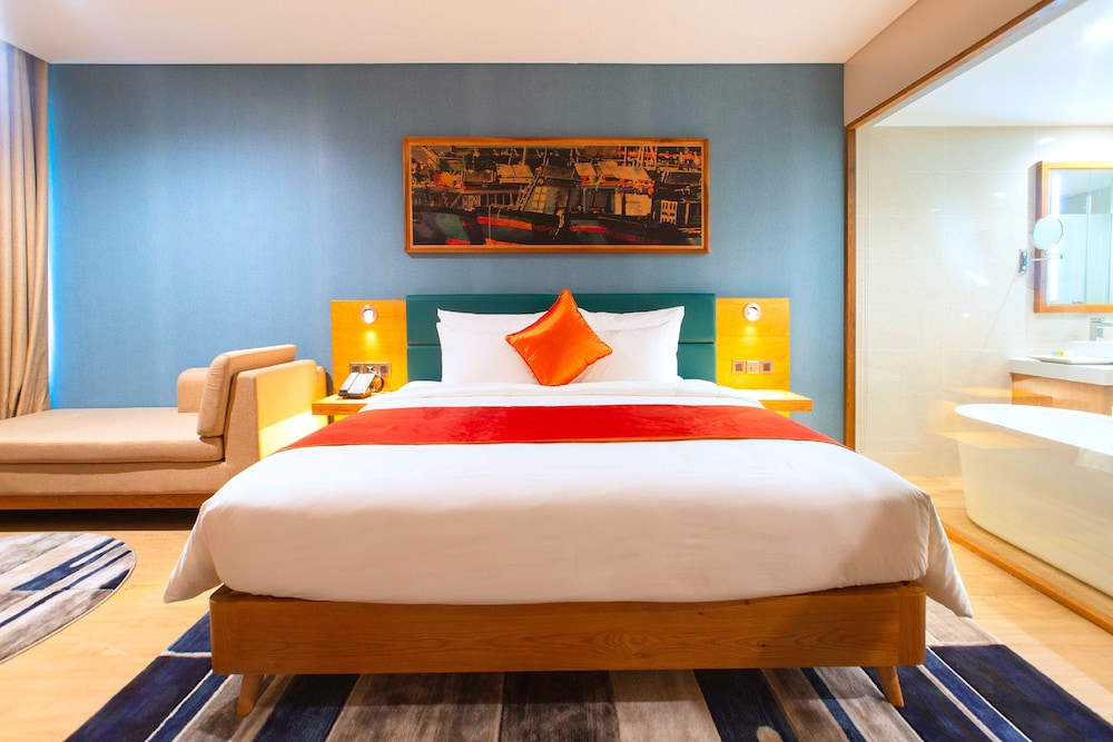 PREMIER, DOUBLE BED, GARDEN VIEW