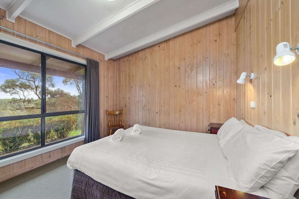 BEACON POINT OCEAN VIEW VILLAS 26/70