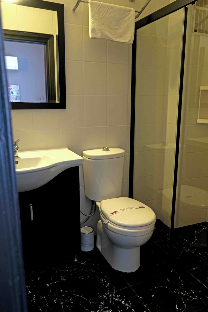 YASEMIN HOTEL 38/39