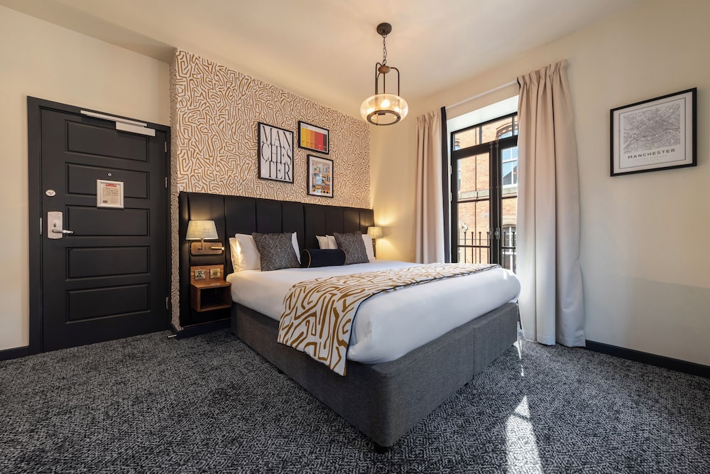 The Abel Heywood Pub & Boutique Hotel 16/43