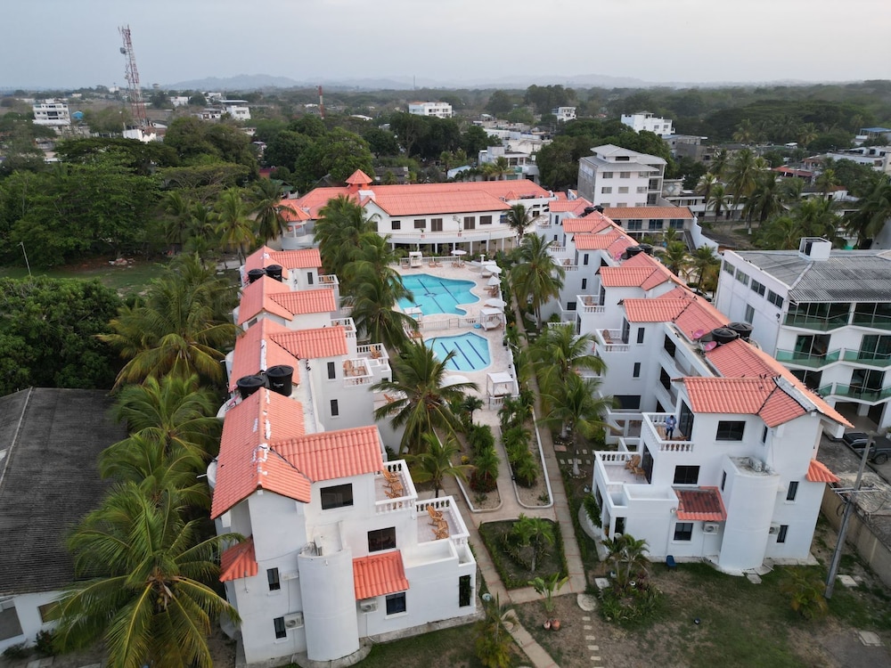 VAIA HOTELES 42/48