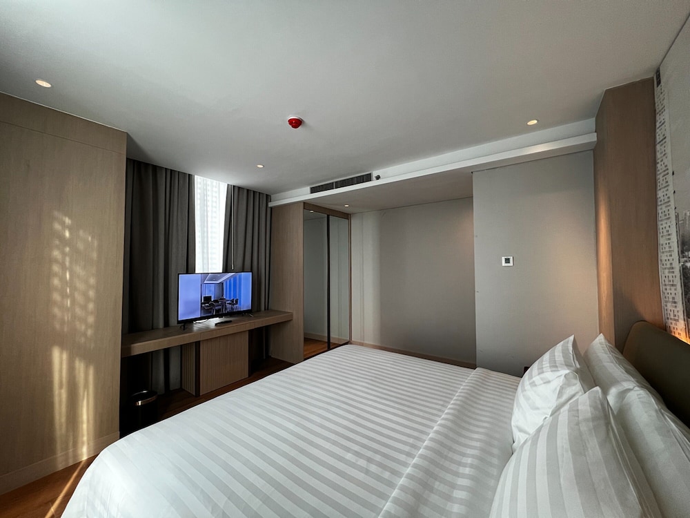 Ra Suites Simatupang 12/50