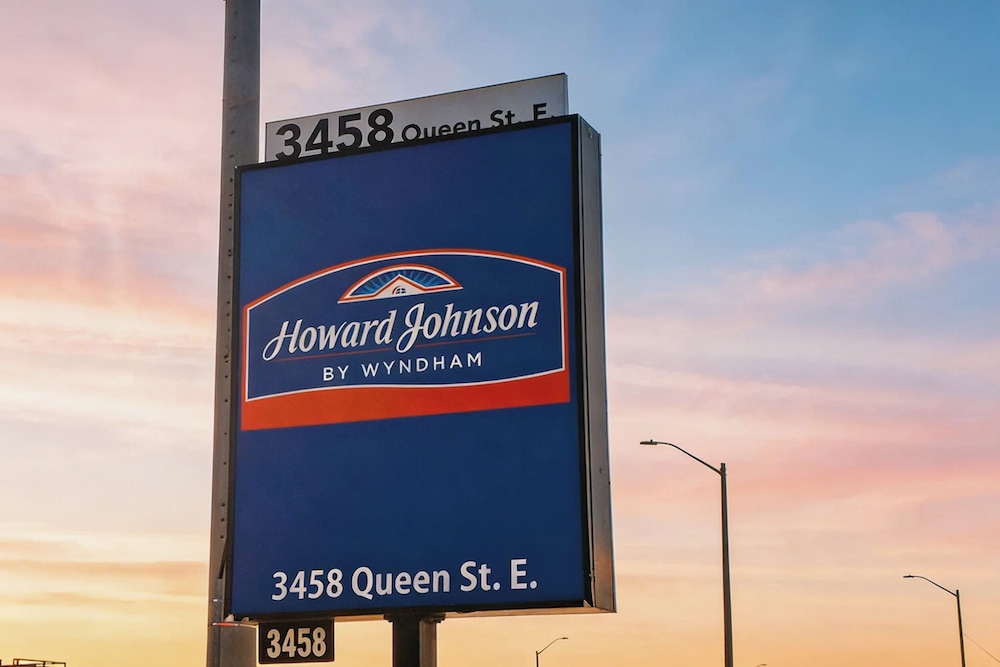 Howard Johnson by Wyndham Brampton 33/41