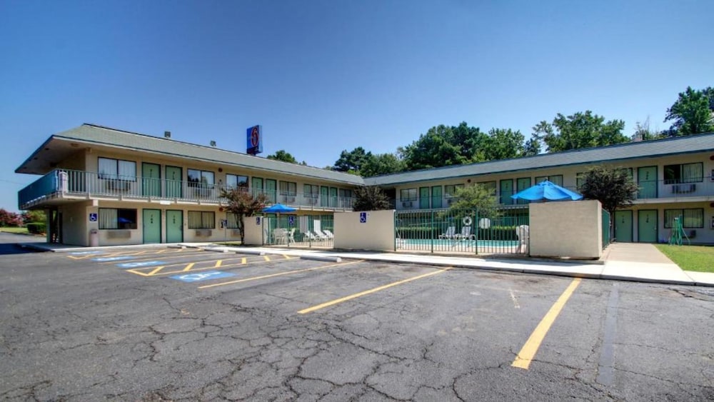 Xpress Inn & Extended Stay Marshall TX Near I-20 & Hwy 59 3/51