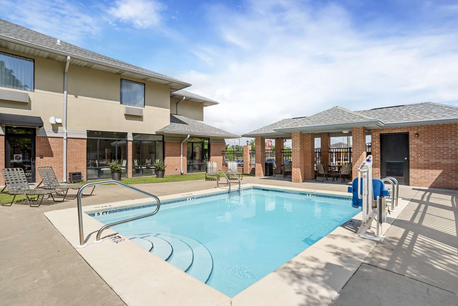 Best Western Plus Two Rivers Hotel & Suites 7/35