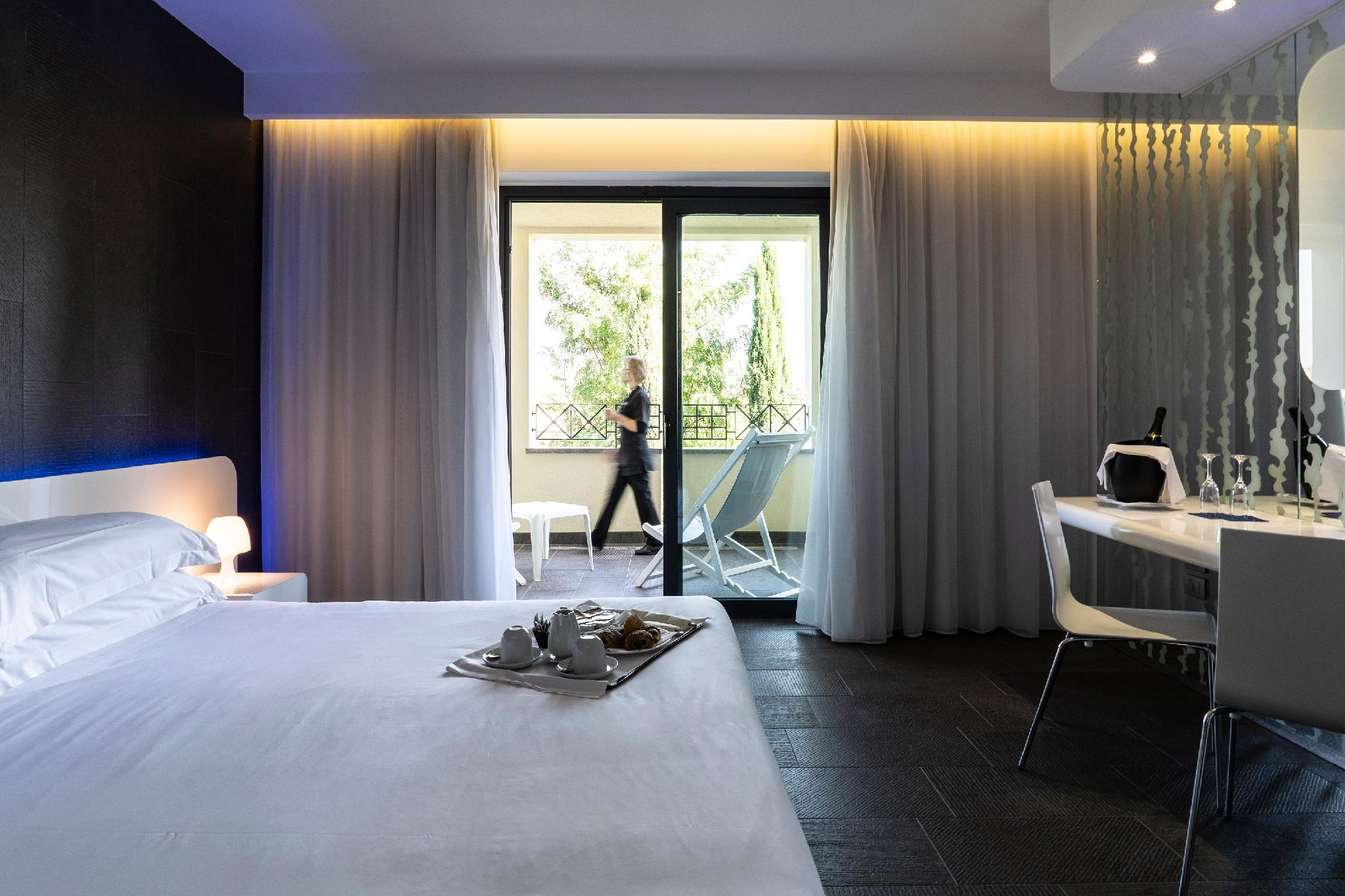 Room, Single, Double Bed