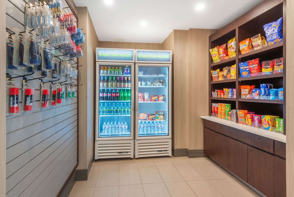 La Quinta Inn & Suites by Wyndham Aberdeen-APG 16/34
