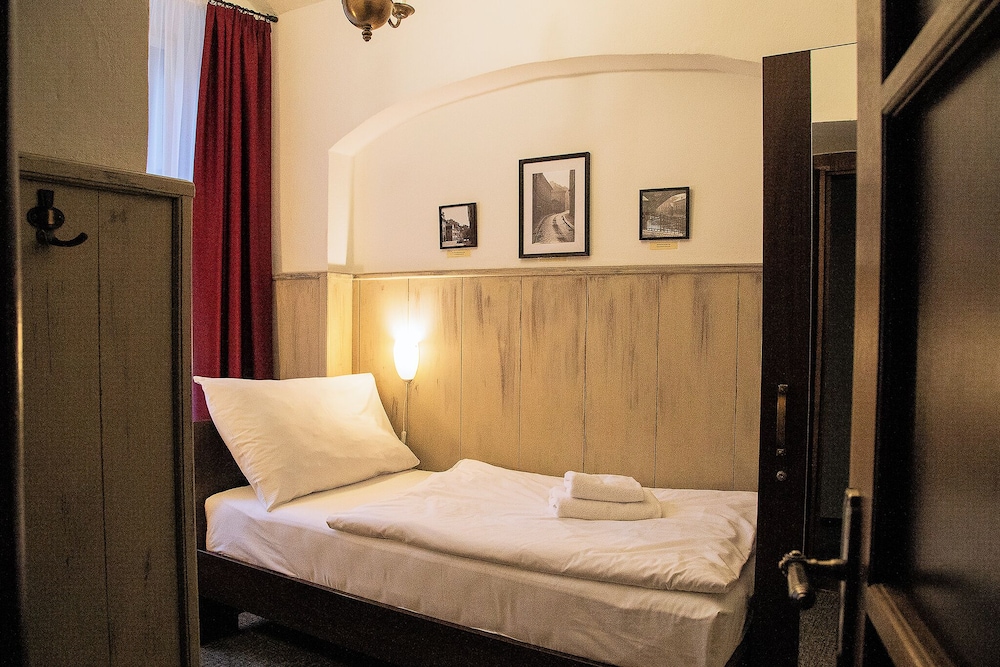 CLASSIC, STUDIO, SUITE