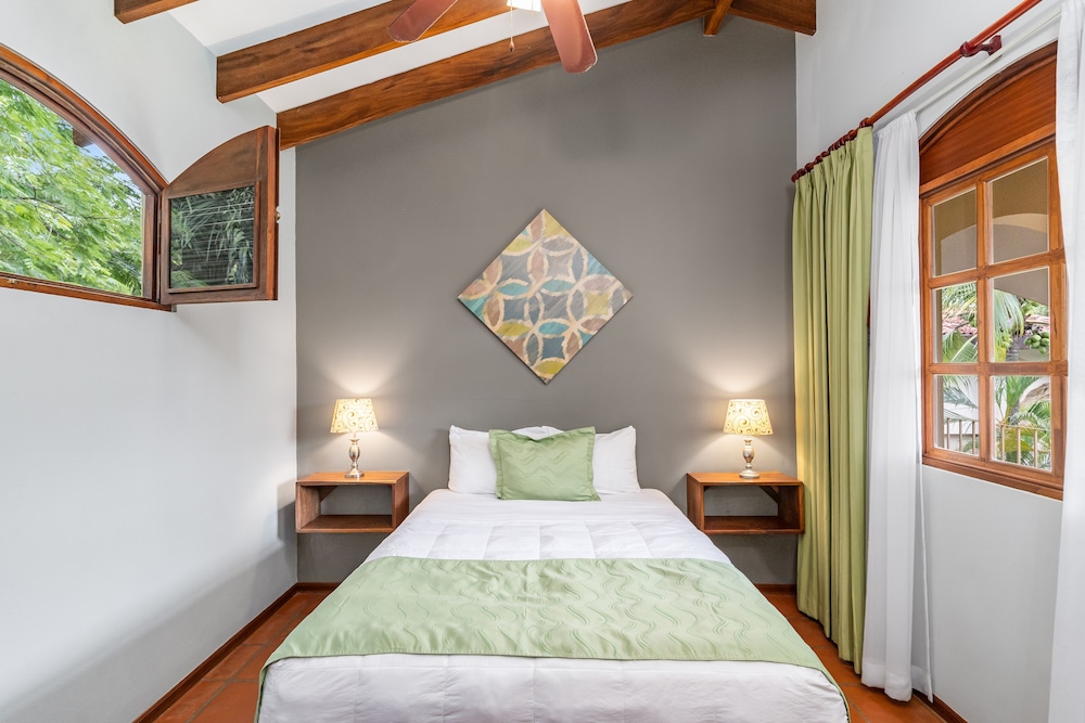 Villa Del Sueño 6/50